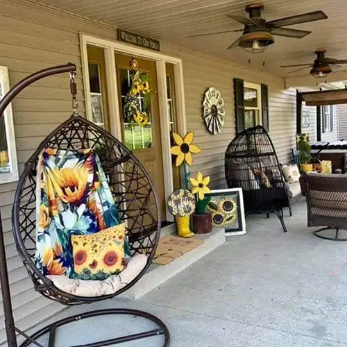 sunflower-decorations-on-porch