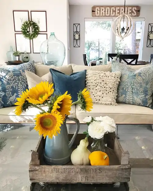 sunflowers-decorations-in-blue-white-and-gray-living-room
