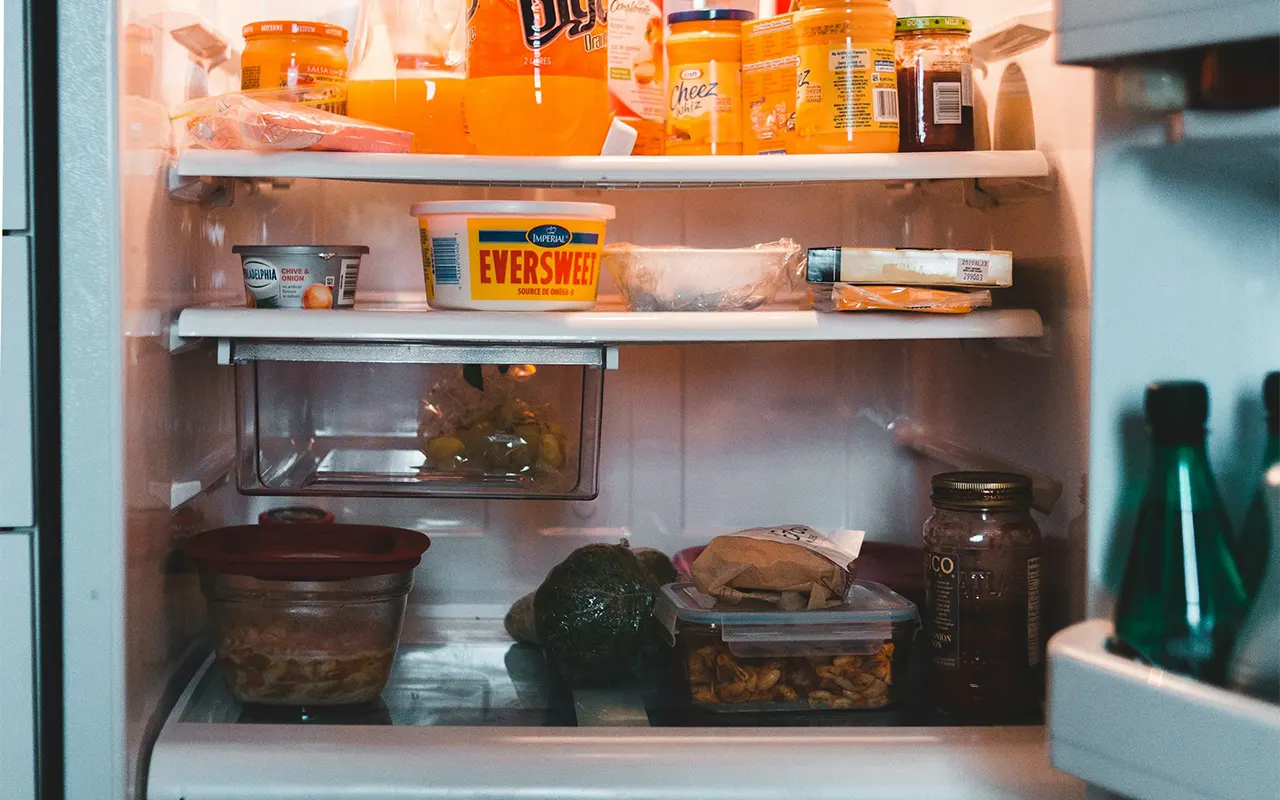 How to Clean and Deodorize Your Refrigerator
