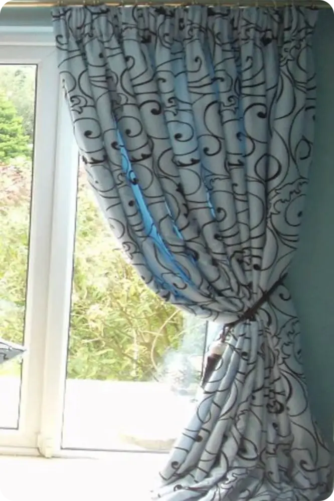 Tie-back Curtain