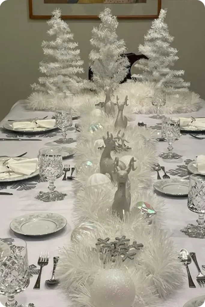 White Christmas Decor Ideas For Table