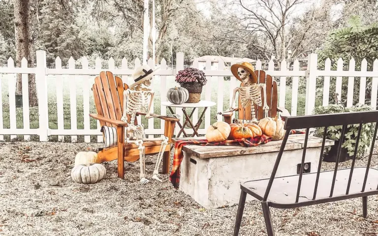 Easy & Affordable Fall Outdoor Decorations to Try This Year
