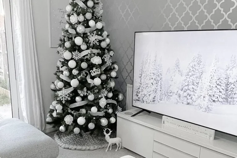 Silver Christmas Tree Ideas