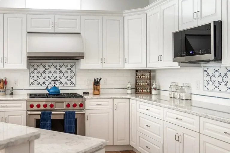 Kitchen Backsplash Ideas With White Cabinets