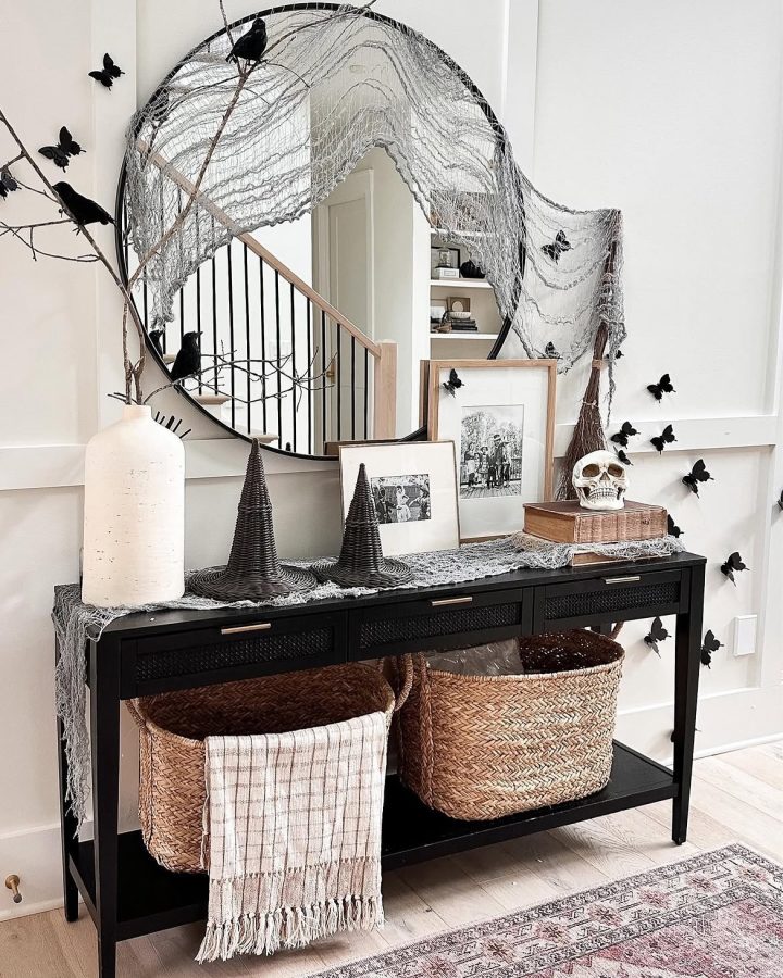 Halloween Entryway Decor Ideas